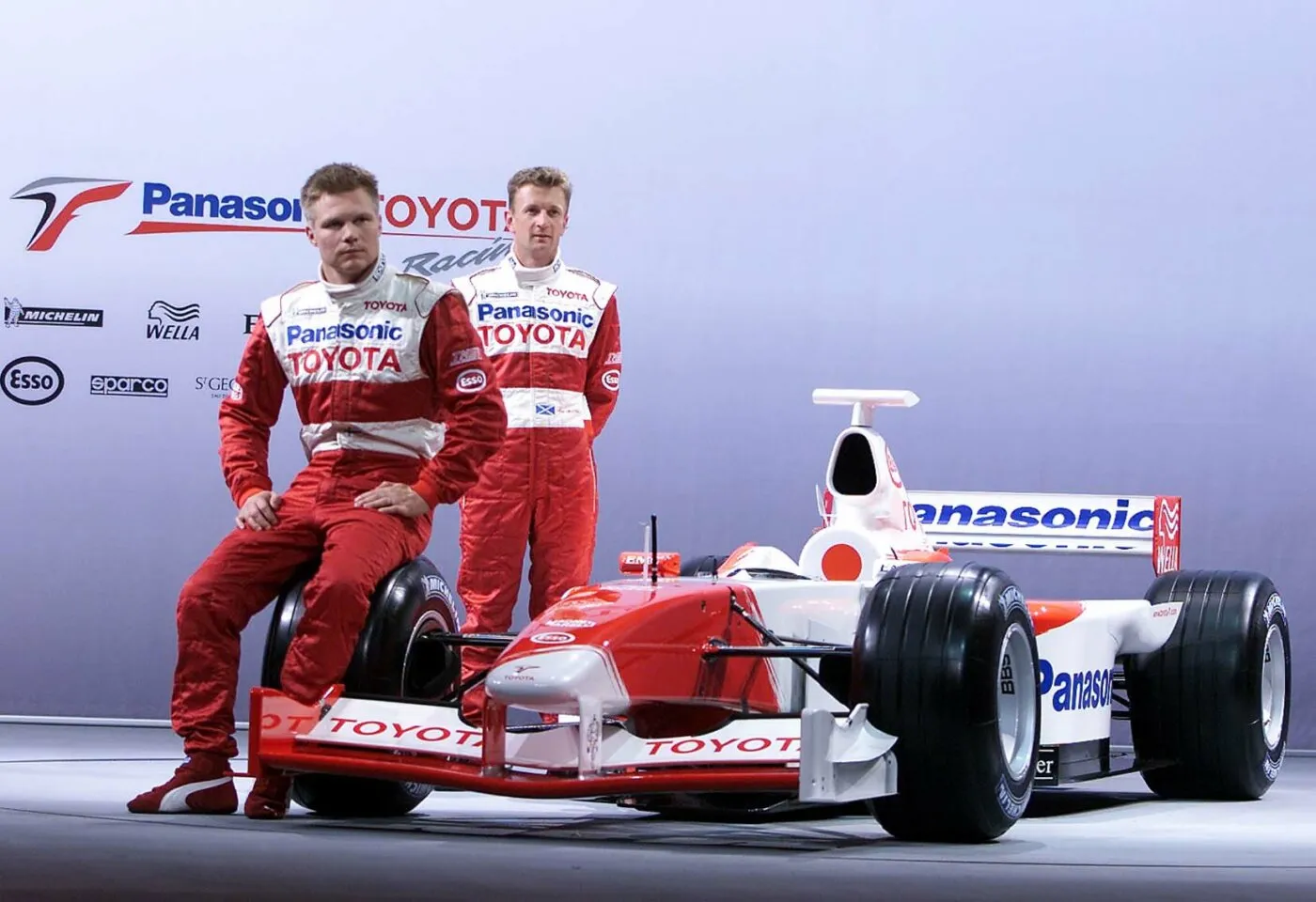 Toyota F1 présentation saison 2002 McNish - Salo