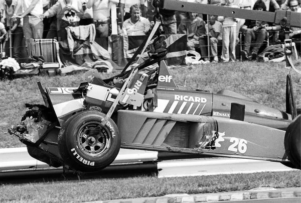 F1, saison 1986. Accident du pilote français Jacques Laffite (Ligier) à Brands Hatch