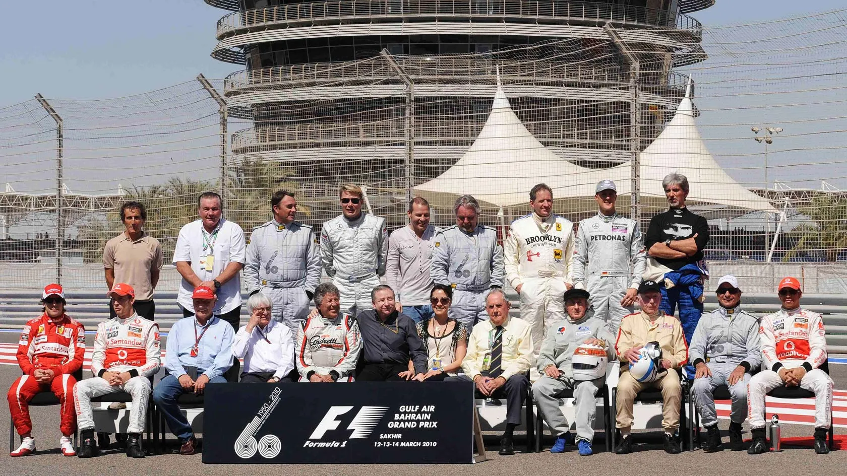 Les champions du monde de F1 à Bahreïn en 2010.